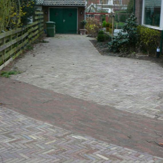 Oprit met eigentijds ontwerp