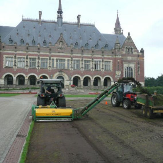 Aanleg speeltuin door Aannemersbedrijf G van der Holst en zn