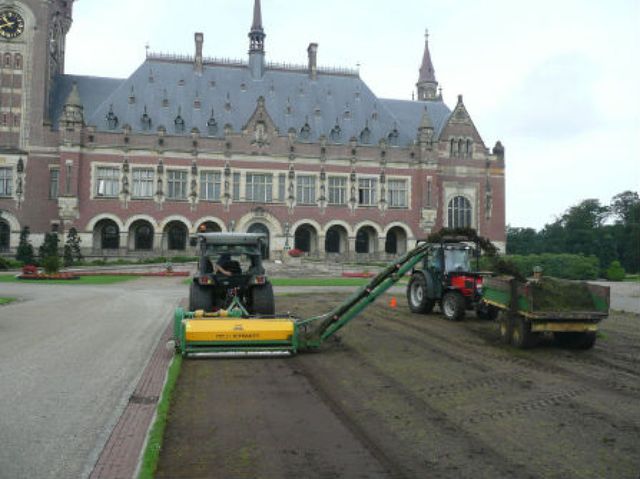 Aanleg speeltuin door Aannemersbedrijf G van der Holst en zn