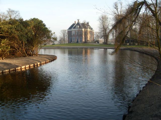 Onder water geplaatste beschoeiingen