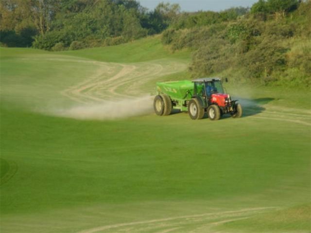 Onderhoud van golfbanen door Aannemersbedrijf G van der Holst en zn