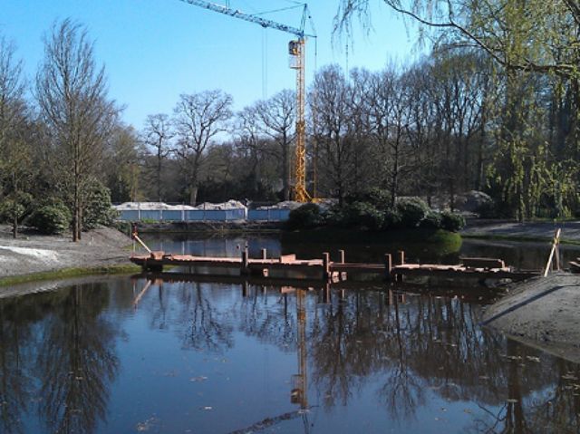 Bruggen van duurzame houtsoorten, aangelegd door Aannemersbedrijf G van der Holst en Zn